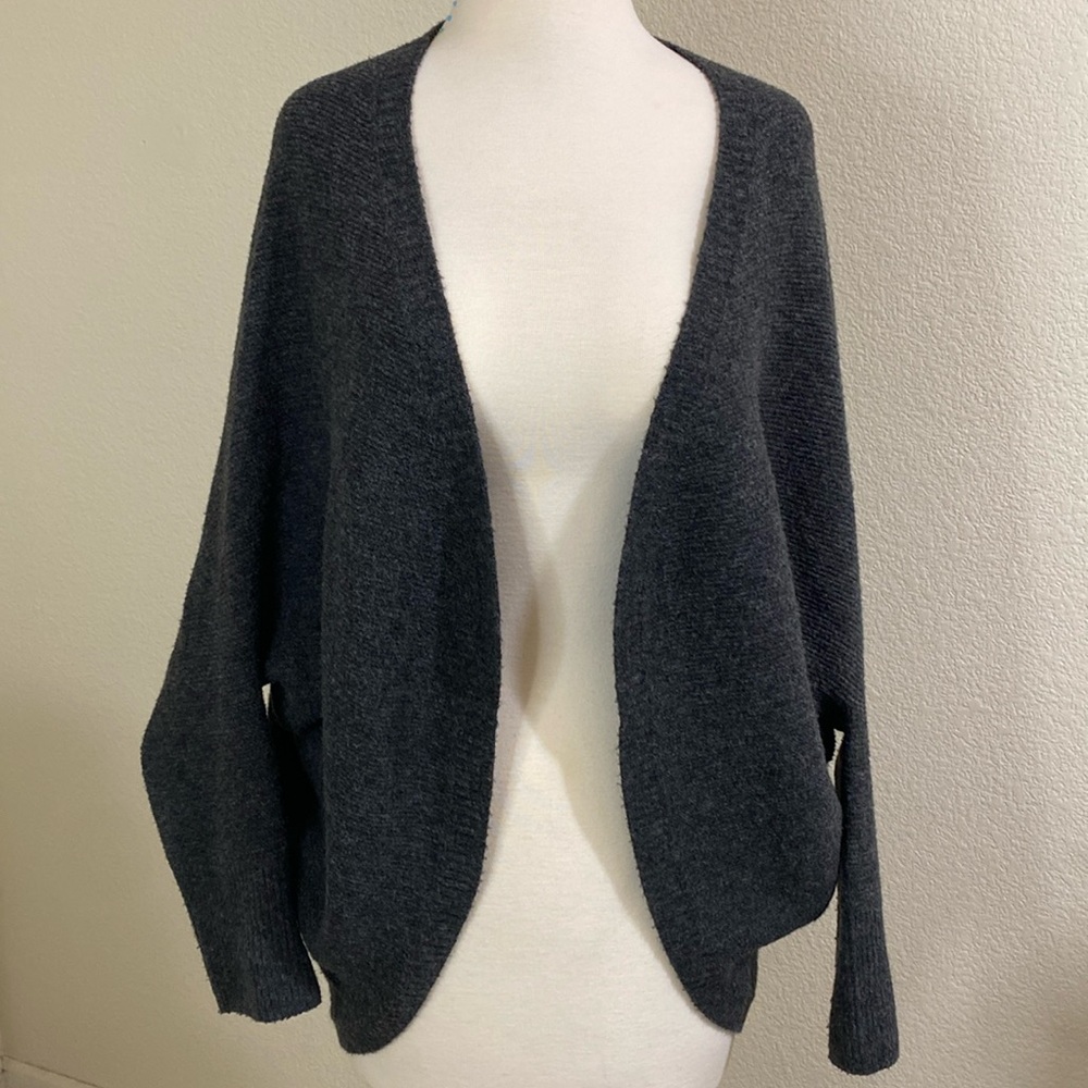 Uniqlo Charcoal Shrug Sweater M